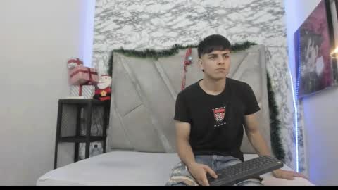 loganjhonson online show from December 2, 2:47 am