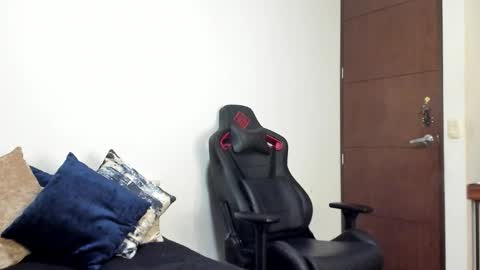 Logan online show from November 4, 8:26 am