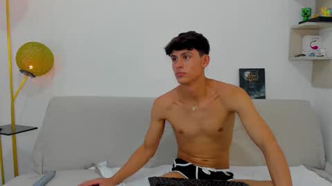 loganoficialx online show from October 21, 11:46 am