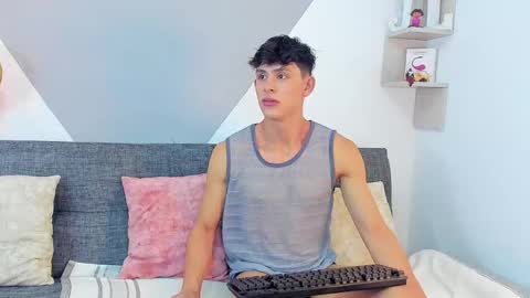 loganoficialx online show from February 10, 8:42 am