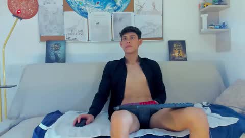 loganoficialx online show from March 21, 6:45 pm