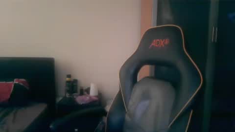 london_man1988 online show from October 7, 7:23 am