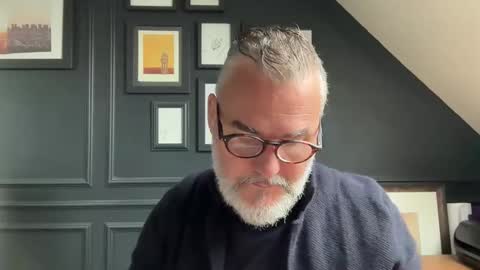 EnglishBear online show from June 3, 10:06 am