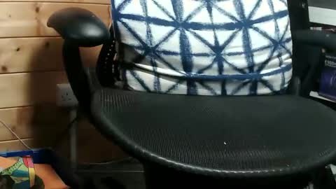 LondonSaffa online show from November 12, 2:17 am