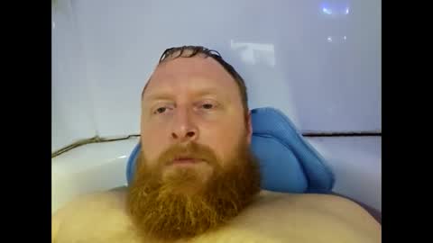 Snapshot of longshlong54321 chatting on December 29, 4:40 pm Come in to talk stay for the cock lol online show from December 29, 4:40 pm