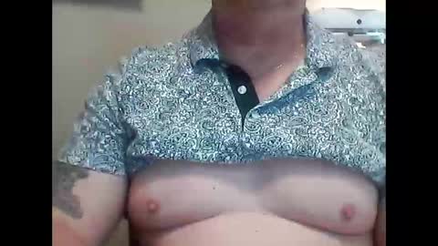 Snapshot of look823 chatting on October 19, 3:04 pm look823 online show from October 19, 3:04 pm