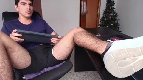 looki 16 online show from December 17, 5:08 pm