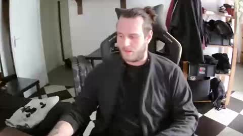 Lorigon online show from November 18, 1:48 pm