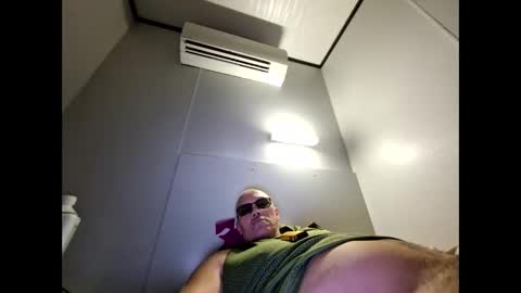 louiexctasy online show from April 26, 1:36 am