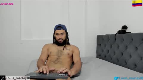 louis_marley_ online show from March 26, 7:18 pm