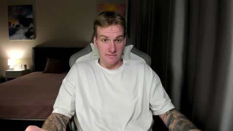 Louis  online show from December 27, 7:46 pm