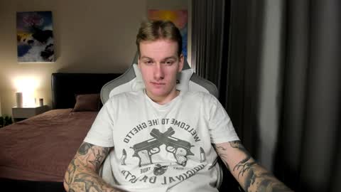 Louis  online show from December 22, 6:26 pm