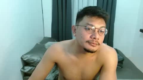 Snapshot of love_hottieh chatting on October 5, 12:20 pm love_hottieh online show from October 5, 12:20 pm