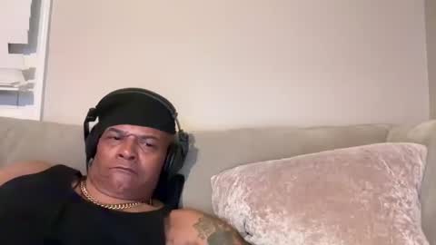 loved19 online show from April 11, 7:45 am