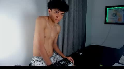 Salo online show from April 15, 7:58 pm