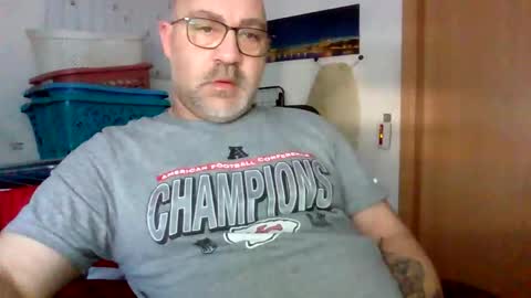 lover010983 online show from February 5, 11:39 am