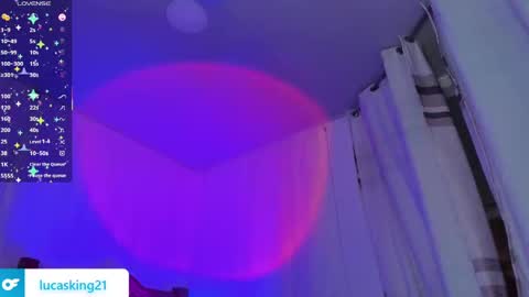 Snapshot of lucaas_king chatting on October 2, 9:52 pm Lukas online show from October 2, 9:52 pm
