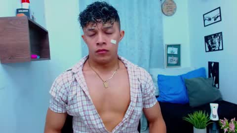 Lucas Luxx online show from February 3, 12:10 pm