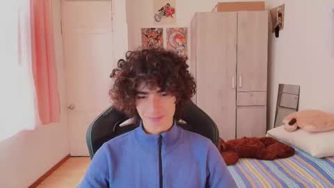 lucas_xo online show from March 24, 4:34 pm