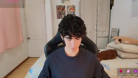 lucas_xo online show from May 31, 9:38 pm