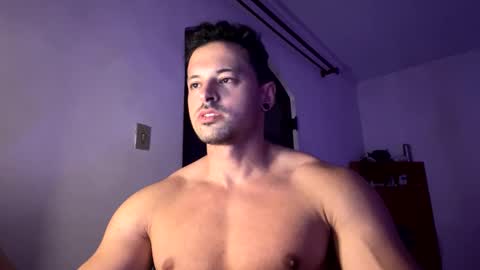 lucasfit24 online show from March 5, 11:49 pm