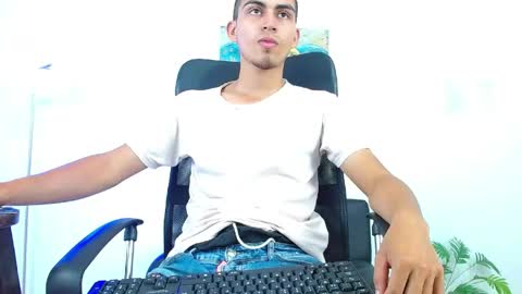 Lucas online show from April 18, 8:20 pm