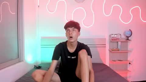 Luccas Ferreira online show from November 11, 7:52 pm