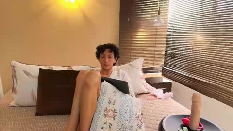 Snapshot of lucian_morel_s chatting on October 1, 1:04 pm Lucian Morel S online show from October 1, 1:04 pm