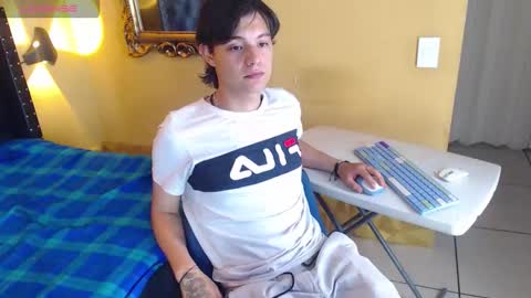 luckk_ online show from March 31, 4:25 am