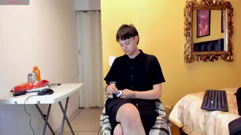 luckk_ online show from June 14, 4:03 am