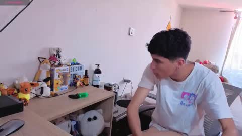 Lu Independent Model online show from March 21, 6:45 pm