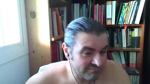 Snapshot of luigijohn chatting on October 2, 4:11 pm LUIGIJOHN online show from October 2, 4:11 pm