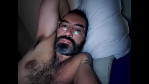 Snapshot of luis2988z chatting on February 21, 9:12 am Hairyman online show from February 21, 9:12 am
