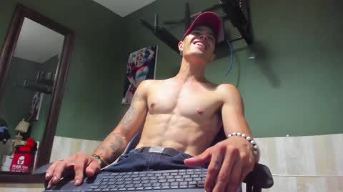 Snapshot of luis_as chatting on December 20, 2:30 am Luis AS online show from December 20, 2:30 am
