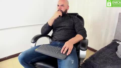 luke diaz7 online show from December 21, 7:05 am