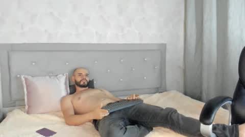 luke diaz7 online show from February 5, 12:31 am