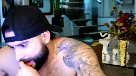 Lukhas f4f online show from January 29, 12:01 am