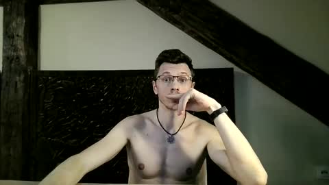 Andrew independent model 2000-0000 CET daily online show from April 15, 9:04 pm