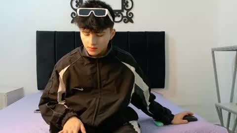 lunaydream online show from June 25, 11:59 am