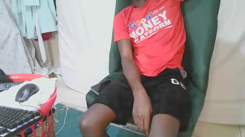 luoislove online show from March 10, 9:26 am