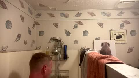 luveatinpussy8 online show from April 1, 1:40 am