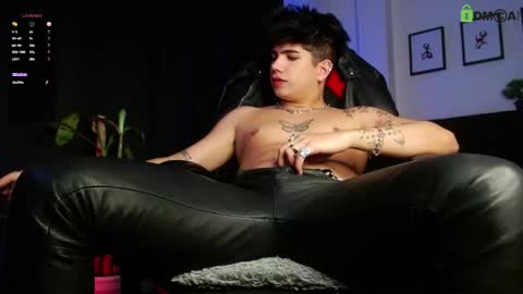 Lyle Bennett Freelance Model online show from May 22, 8:36 pm