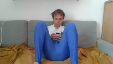 lzpboy online show from July 17, 8:21 am