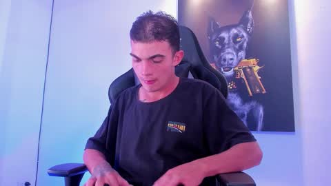 m0ntana777 online show from November 28, 2:41 pm