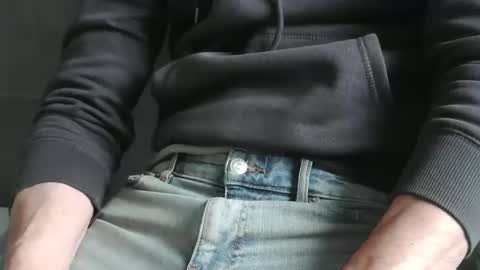 m4dh4tter24 online show from April 30, 8:10 am