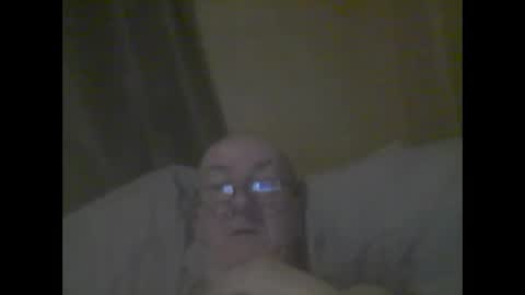 Snapshot of macbewdekan25 chatting on December 26, 11:21 am macbewdekan25 online show from December 26, 11:21 am