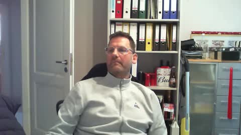 macfly67 online show from December 24, 2:33 pm