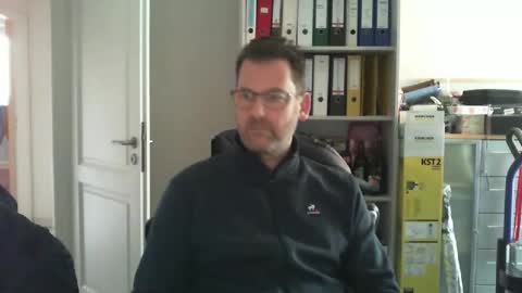 macfly67 online show from December 1, 7:22 am