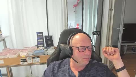 Andy online show from February 13, 4:01 pm