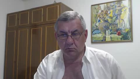 Macho online show from May 7, 9:15 pm